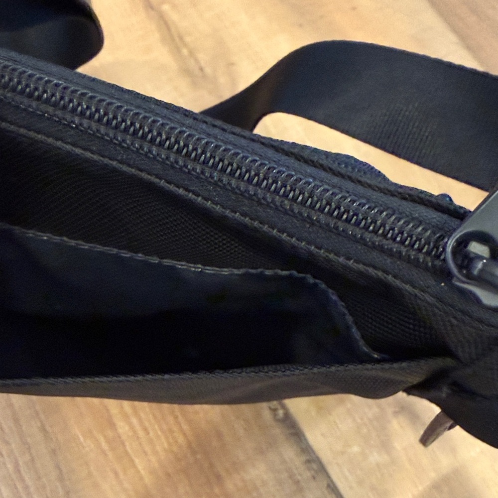 TUMI Alpha Ballistic Travel Men's Pocket Bag Small - Black - Picture 5 of 8